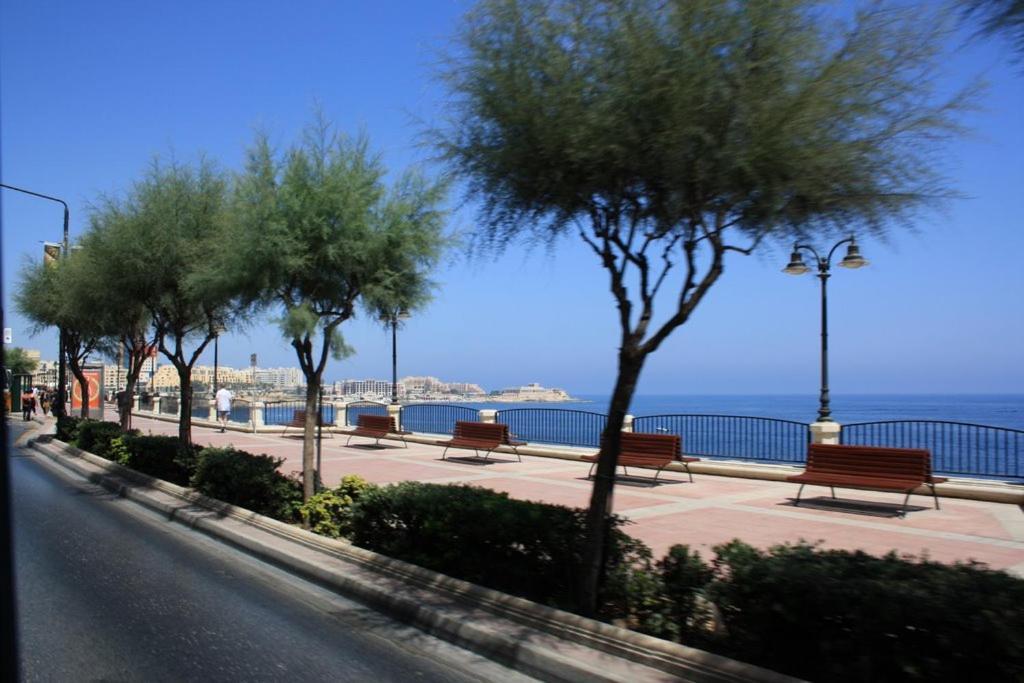 Luxury Apartment With Valletta And Harbour Views Слима Екстериор снимка