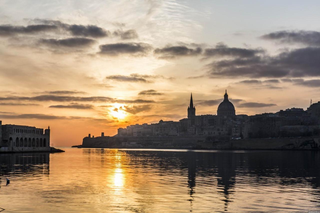 Luxury Apartment With Valletta And Harbour Views Слима Екстериор снимка