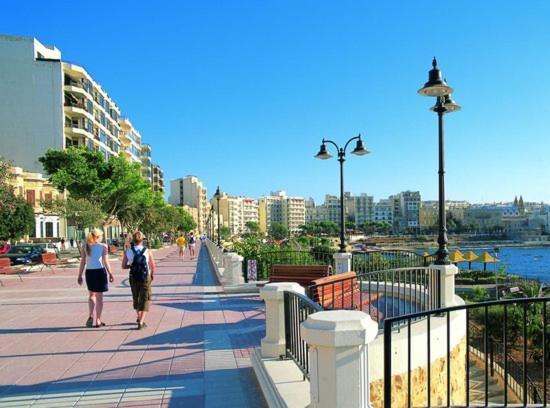 Luxury Apartment With Valletta And Harbour Views Слима Екстериор снимка