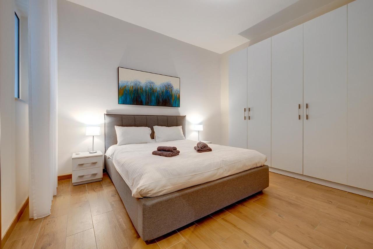 Luxury Apartment With Valletta And Harbour Views Слима Екстериор снимка